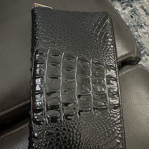Like New Black Brahmin Skyler Wallet